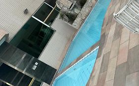 Apto com Piscina, Churrasqueira, Ar condicionado